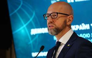 "Пока Макрон еще президент". Яценюк призвал ускорить интеграцию Украины в ЕС