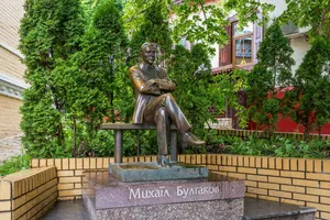 Корогодському соромно, військовим байдуже. У мережі вирує "срач" через Булгакова