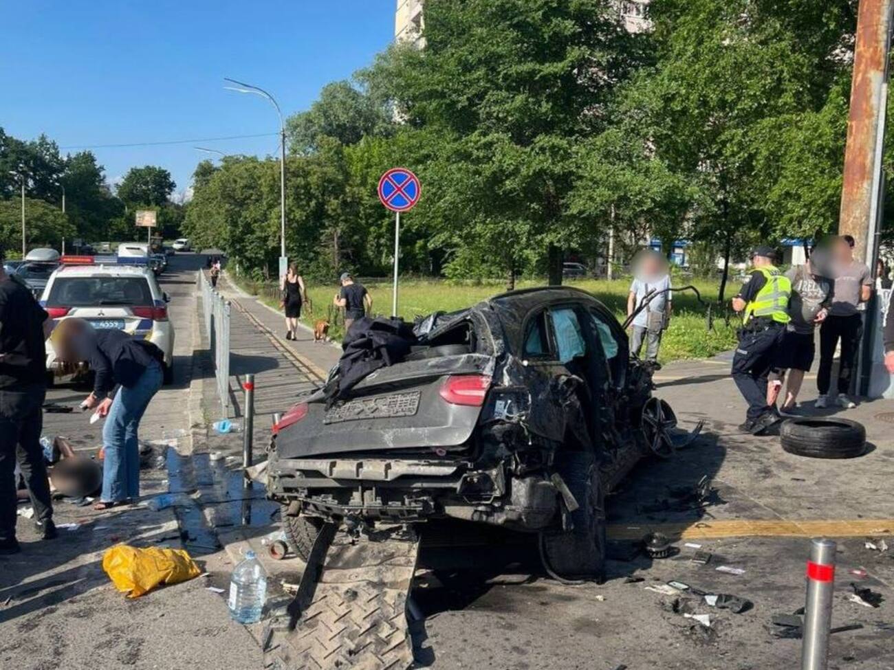 "Зафіксовано 39 порушень". Що відомо про водія Mercedes, який насмерть збив людей у Києві