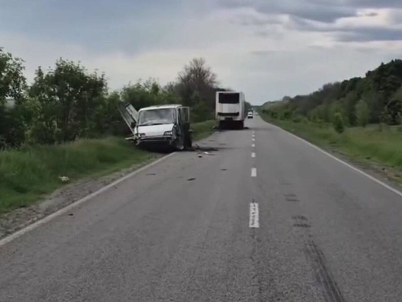 "Треба думати". Водіїв попередили про небезпеку через атаки РФ на ділянці траси. Про що йдеться