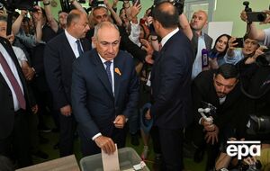 В Армении стартовали выборы. Пашинян проголосовал и ответил на угрозы об "украинском сценарии"