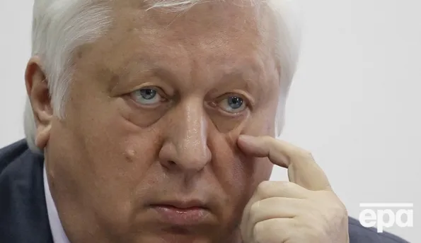 Пшонці приписують роман із Голубою Королевою, хоча сама Королева образилася