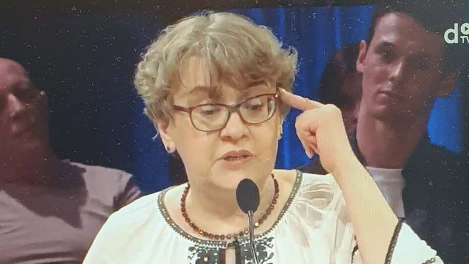 Скандальна Забужко прокляла українського військового й оголосила про свої відьомські здібності