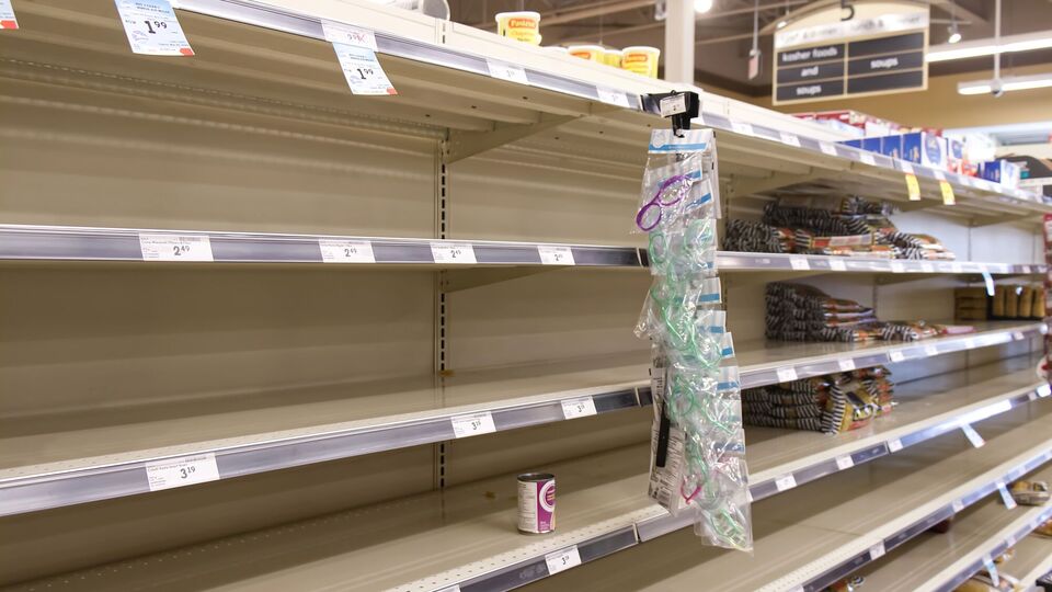Порожні полиці й ліміти в магазинах. У Криму – продовольча криза
