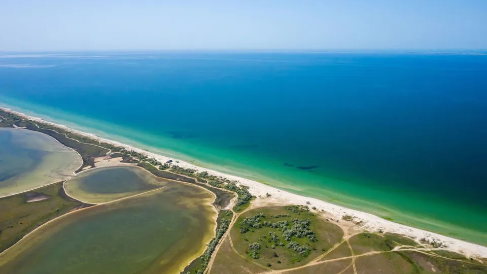 Без боєприпасів, пального і людей. Військові РФ покидають позиції на Кінбурнській косі. Що відомо