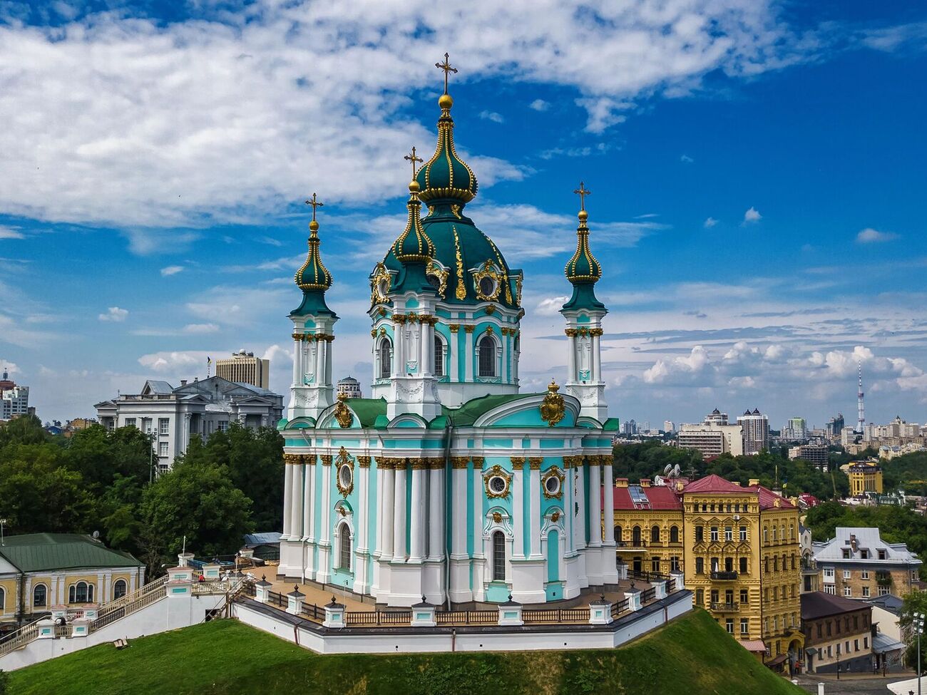 Коли в Україні святкують Петра й Павла: чого не можна робити цього дня, точна дата і прикмети