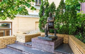 "Поблагодарю Булгакова". Известный нардеп прокомментировал "срач" из-за демонтажа памятника