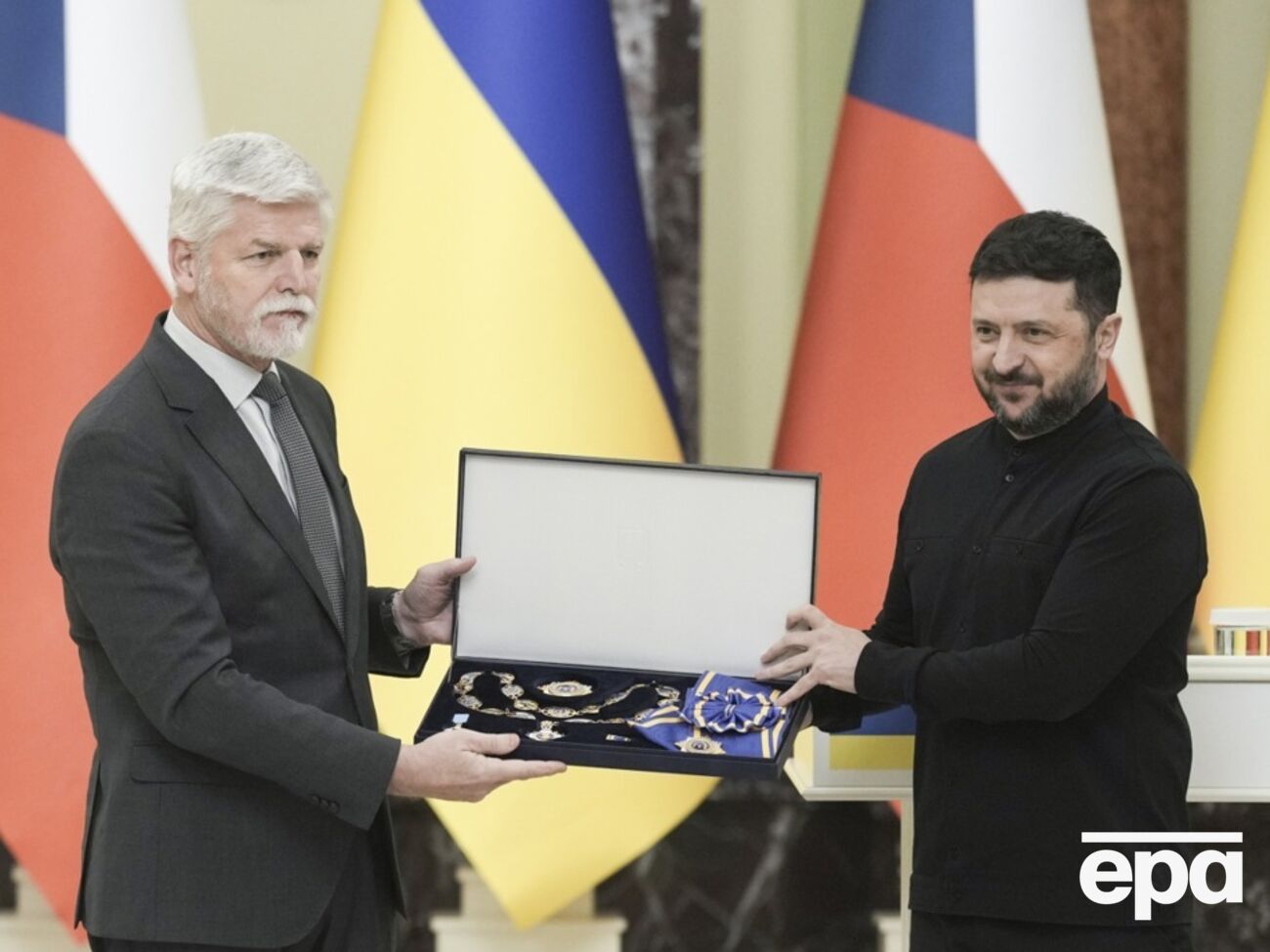 В адміністрації президента Чехії відреагували на ініціативу позбавити Зеленського ордена Білого лева