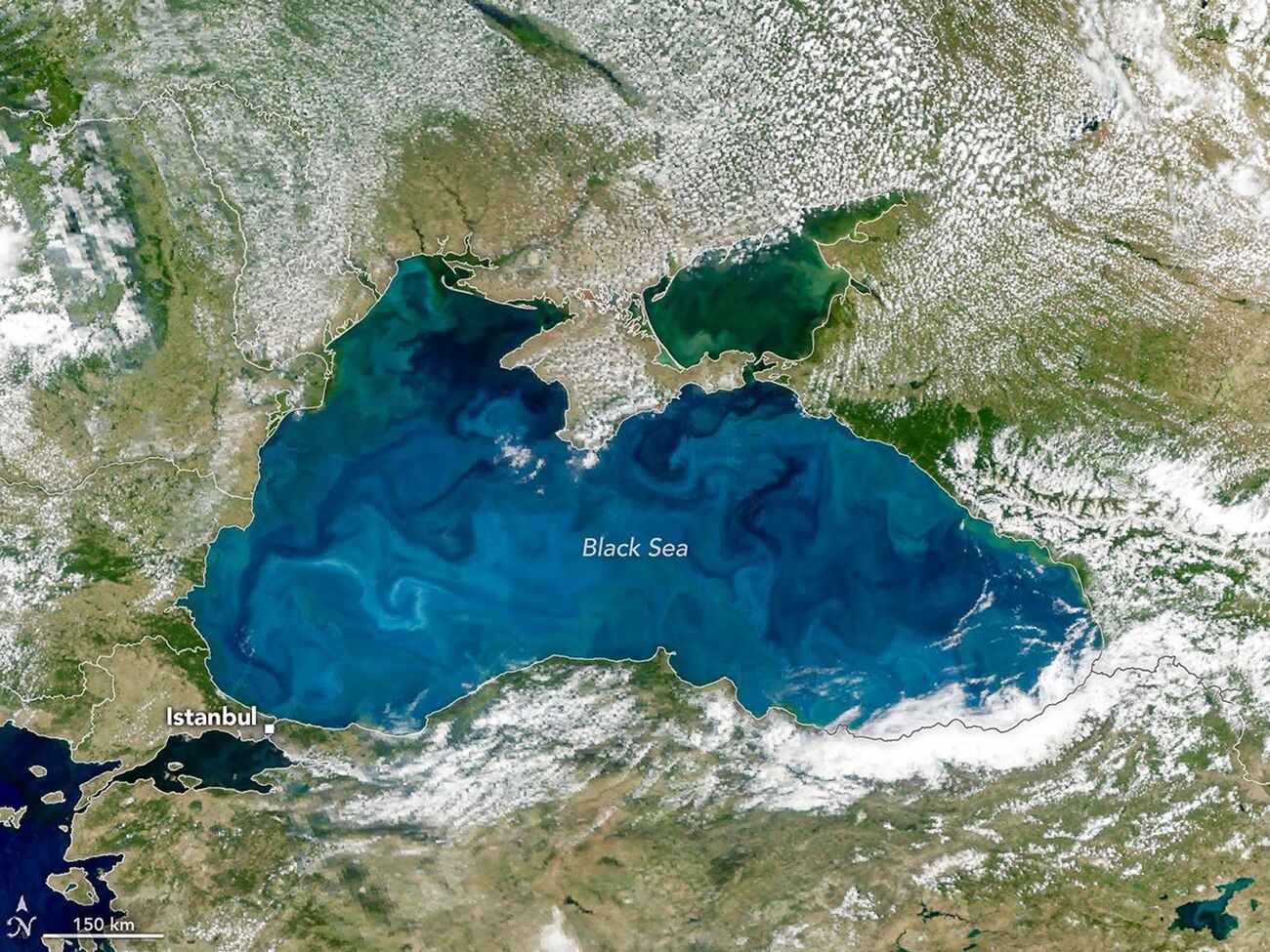 Чорне море щовесни стає яскраво-бірюзовим – і це видно з космосу. Чому так відбувається