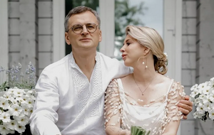 "Немитий посуд і невилизана кухня". У мережі обговорюють побут Кулеби і Павелецької. Фото
