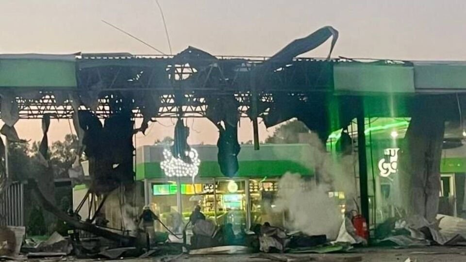Росіяни вночі масовано вдарили по українських АЗС. Що відомо