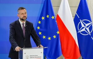 Міністр оборони Польщі заявив про "втрату здорового глузду" критиками допомоги Україні