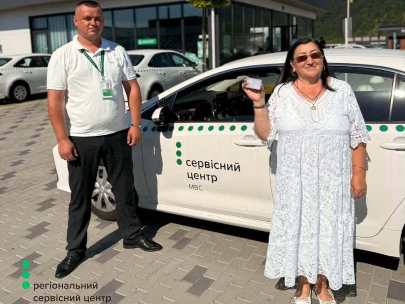 67-річна українка вперше отримала права і сіла за кермо. В МВС розповіли, що її спонукало