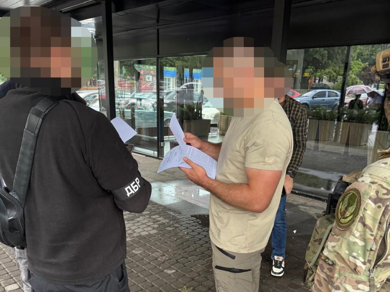 Розслідування щодо "Скелі". ДБР затримало військового за підозрою в побитті капелана й підполковника