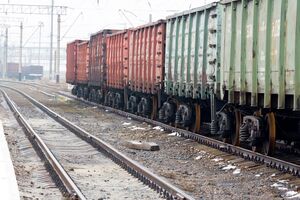 Бізнес закликав віцепрем'єра Кулебу не підписувати наказ про підвищення залізничних тарифів на 30% і попередив про ризики