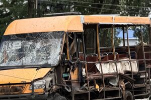 "Бомбить житлові квартали й водночас "щиро зацікавлена в мирі"? Росія атакувала Суми, є загиблі