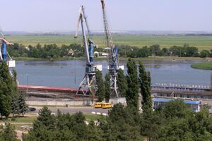 "Азовське море буде вільним". Дрони вразили російські танкери в порту Ростовської області