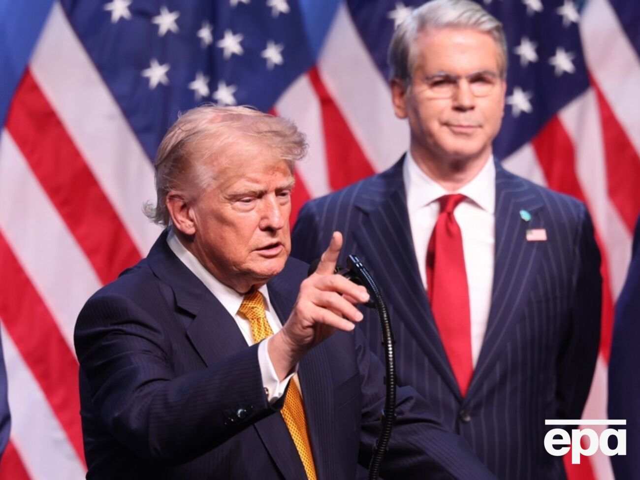 "Гарант безпеки Ормузької протоки". Трамп оголосив про поновлення США морської блокади 