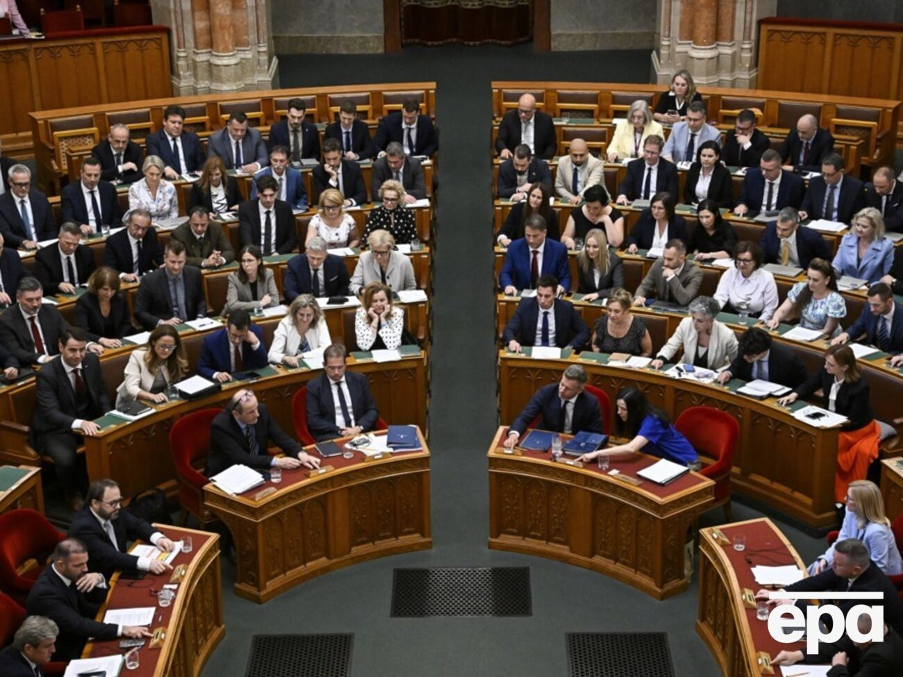 Парламент Угорщини проголосував за зміни, що дадуть змогу достроково усунути президента