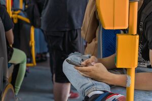 В Польше водитель автобуса обижал украинских девушек. Кого поблагодарил Сибига