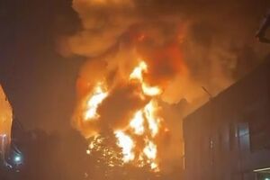 "На! Ударило прям на видос!" Дроны атаковали Подмосковье и НПЗ под Ставрополем. Видео