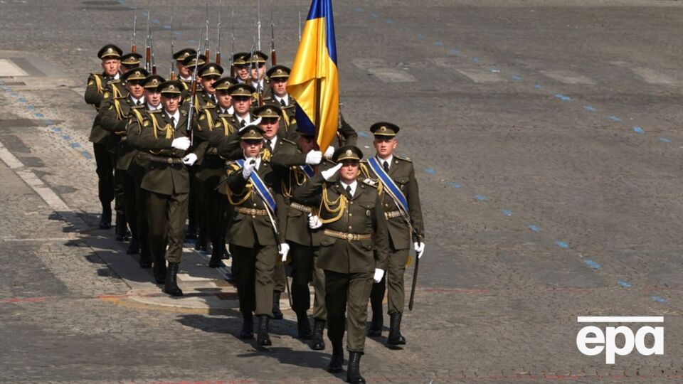 Оплески Зеленського і проліт українців на Mirage. У Франції відбувся рекордний за кількістю військових парад. Фото, відео