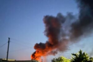 Вибухи в Донецьку, Луганську й на одному з найбільших НПЗ РФ. Наслідки нічної атаки на об'єкти окупантів