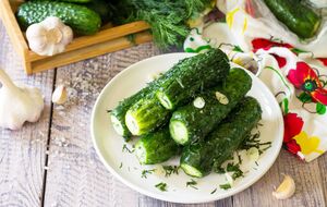 Хрустящие и невероятно вкусные малосольные огурцы по бабушкиному рецепту