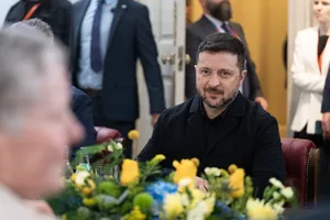 Зеленський нагородив Шмигаля і Свириденко орденами, Хливнюку дав звання заслуженого артиста