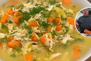 Рецепт ароматного курячого супу від кухаря Букінгемського палацу. Страва, яка пахне на весь дім