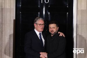 За чотири дні до відставки Стармер терміново прибув до Києва. Яка причина