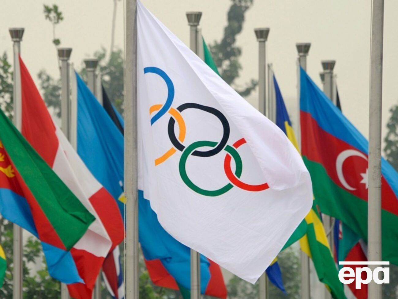 МОК не змінить рішення про допуск росіян, але ще думає про використання прапору і гімну