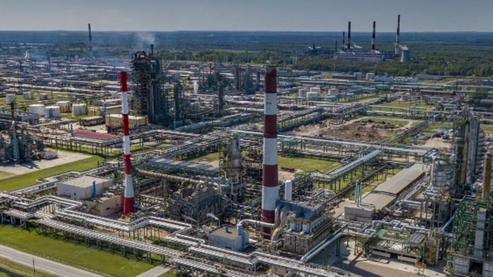Україна вдарила по останньому НПЗ, який постачав паливо до Москви й області – ЗМІ
