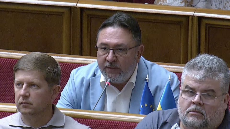 Перед голосуванням за новий уряд. Нардеп від СН Потураєв вирішив скласти мандат і назвав причину