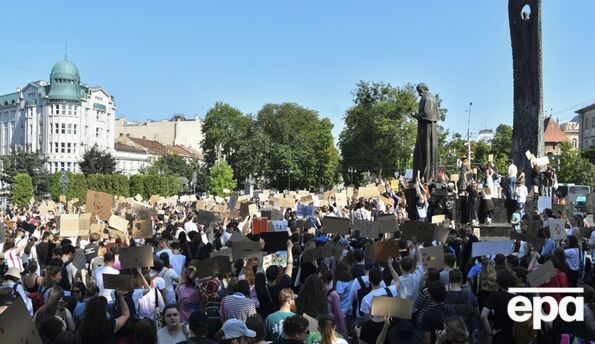 "Мене хтось здав. Завтра на "кавьор". Військові заявили про тиск через участь у протестах. Що відбувається