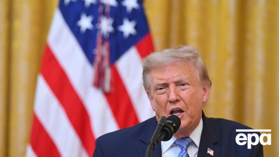 У США запідозрили оператора телесуфлера Трампа у ставках на його виступи. Що відомо про скандал