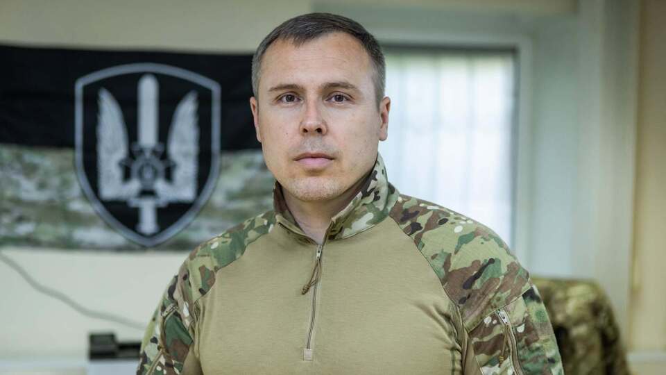 "Або ти знімаєш погони, або..." У Раді розповіли, як законно призначити генерала Хмару на посаду міністра