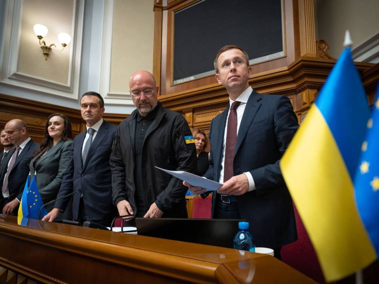 Уряд призначив тимчасово виконуючих обов'язки глав Міноборони і МЗС