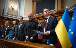 Уряд призначив тимчасових виконувачів обов'язків глав Міноборони і МЗС