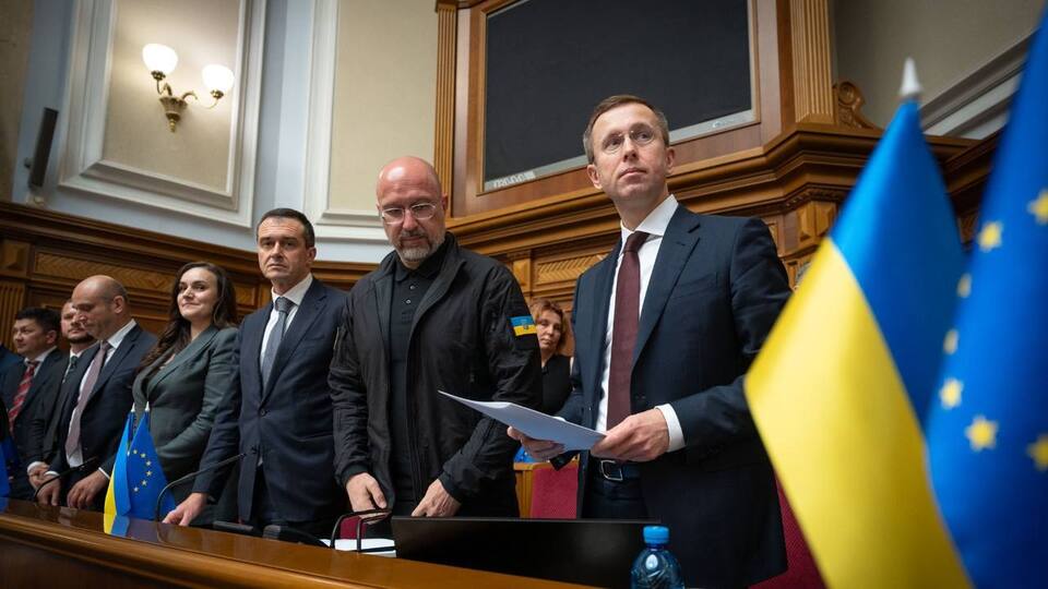 Уряд призначив тимчасових виконувачів обов'язків глав Міноборони і МЗС