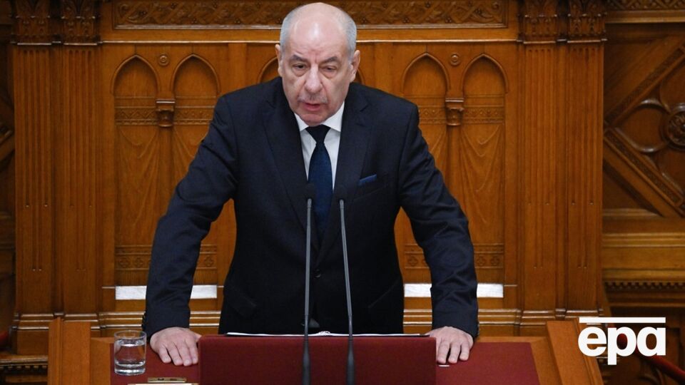 Президент Угорщини підпише поправку до конституції, яка дає змогу достроково його усунути