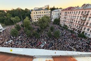 На протесті проти відставки Федорова з’явилися плакати із закликами замінити Сирського на Білецького