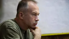 Нардепи ініціювали запит до Зеленського щодо звільнення Сирського