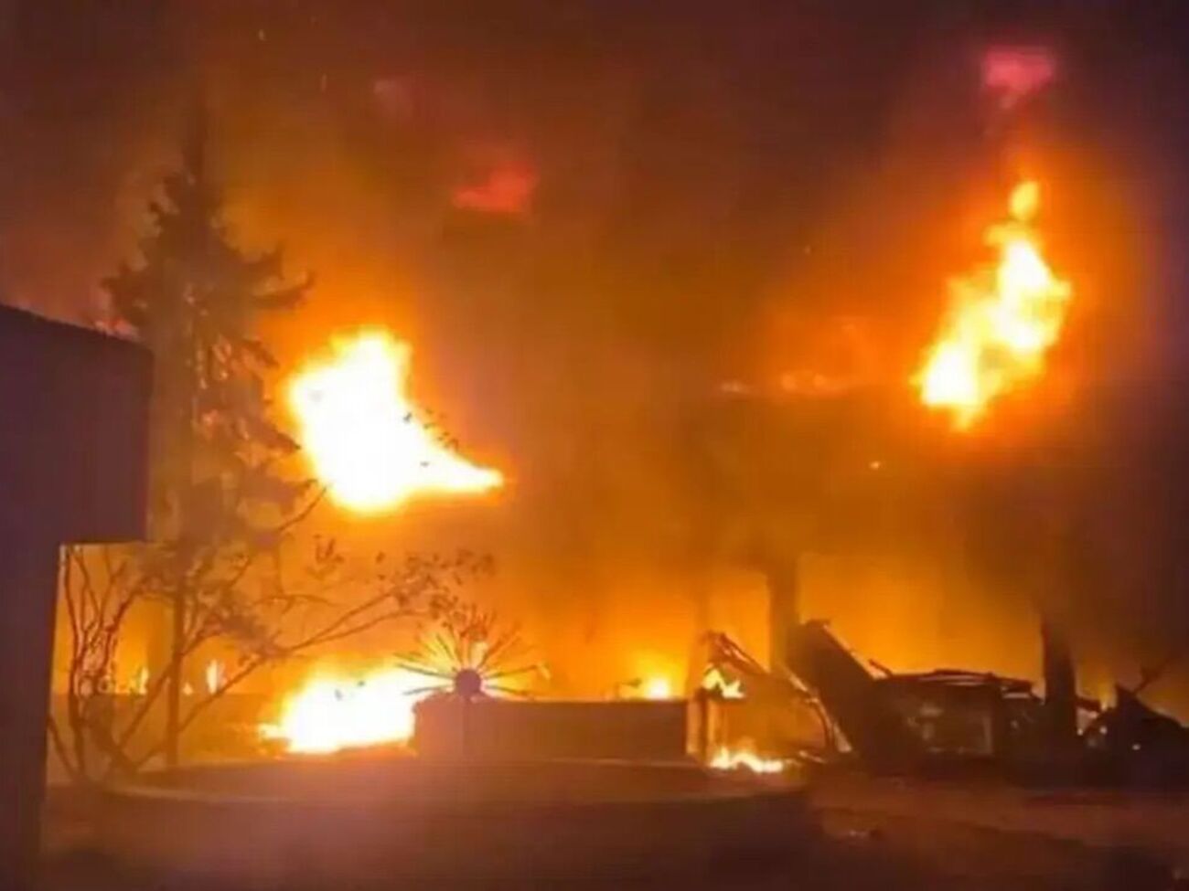 Російський ракетний удар повністю знищив завод і склади UKRTAC