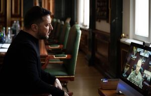 Фронт і забезпечення. Чи обговорював Зеленський Сирського під час онлайн-зустрічей із командирами корпусів