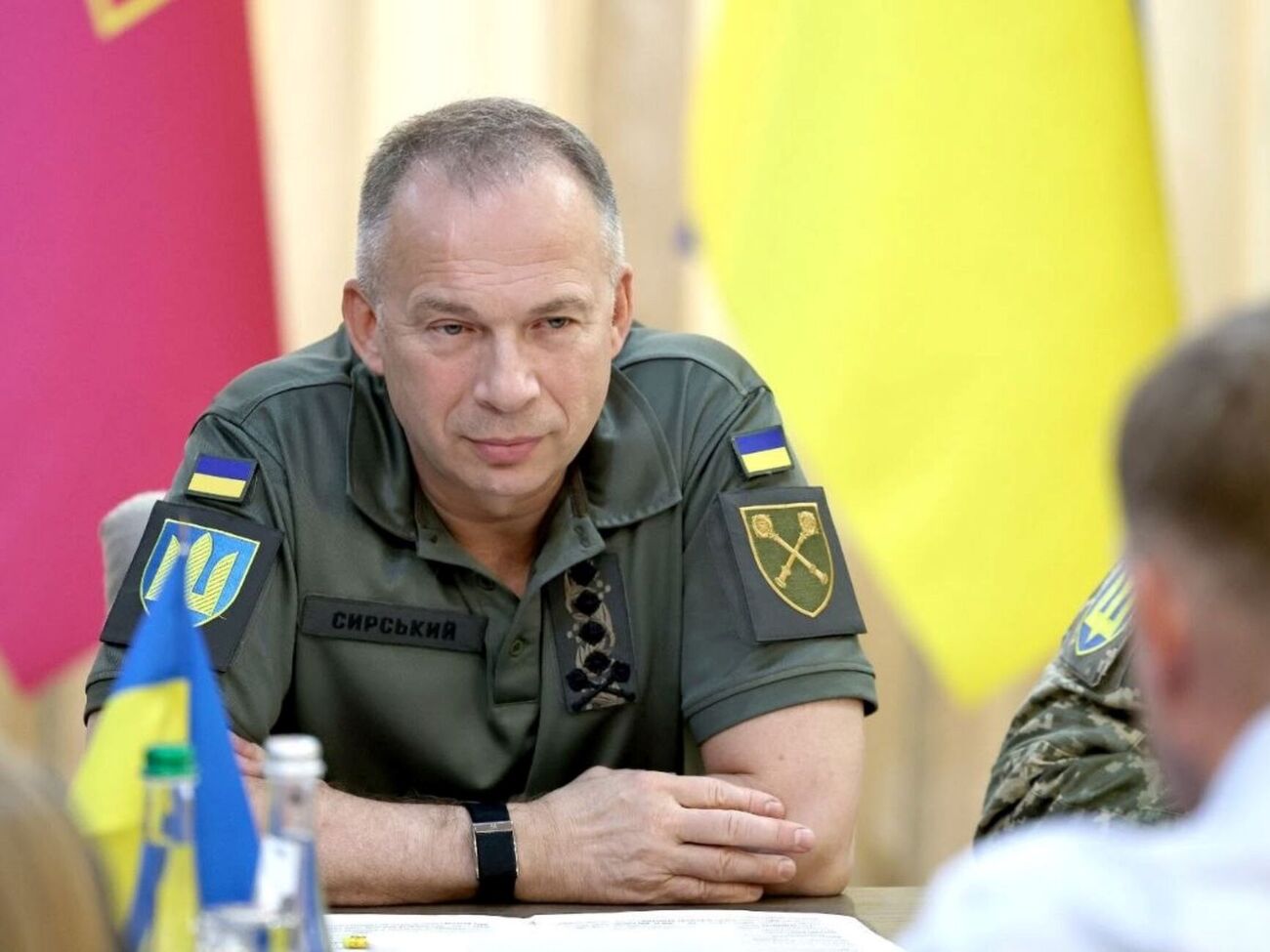 Українські воєначальники публічно стали на захист Сирського й нагадали "гірке солдатське прислів'я"