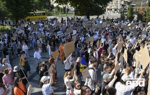 У Києві й інших містах четвертий день поспіль тривали протести. Лунали нові заклики