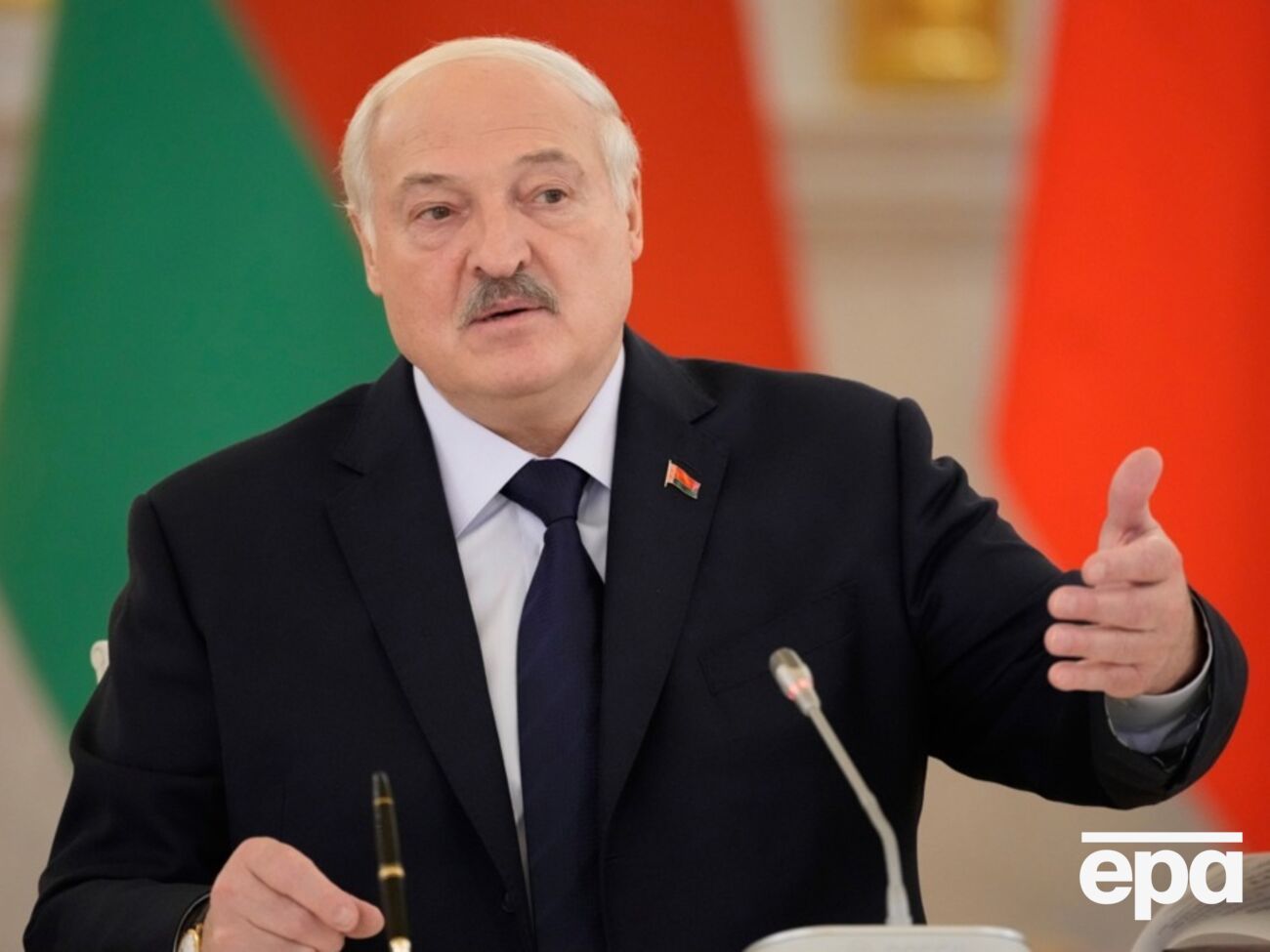 Лукашенко наказав відправити в ліс на кордон з Україною всіх, хто не хоче працювати