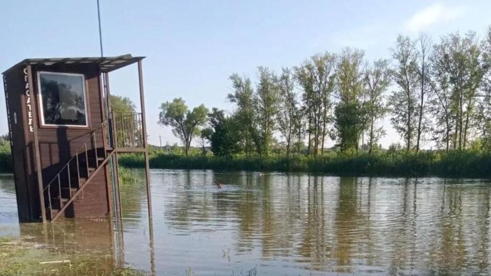 "Идет бесконтрольный сброс через 35-метровый прорыв". Повреждена плотина Белгородского водохранилища