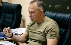 "Вже можна". Сирський показав перше фото після звільнення – він на ньому не сам